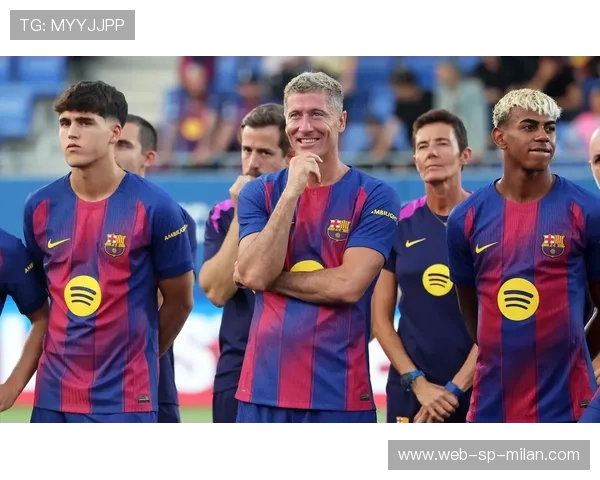 巴萨后防组合回归，球迷直呼：终于看到完整阵容，巴萨后防传奇