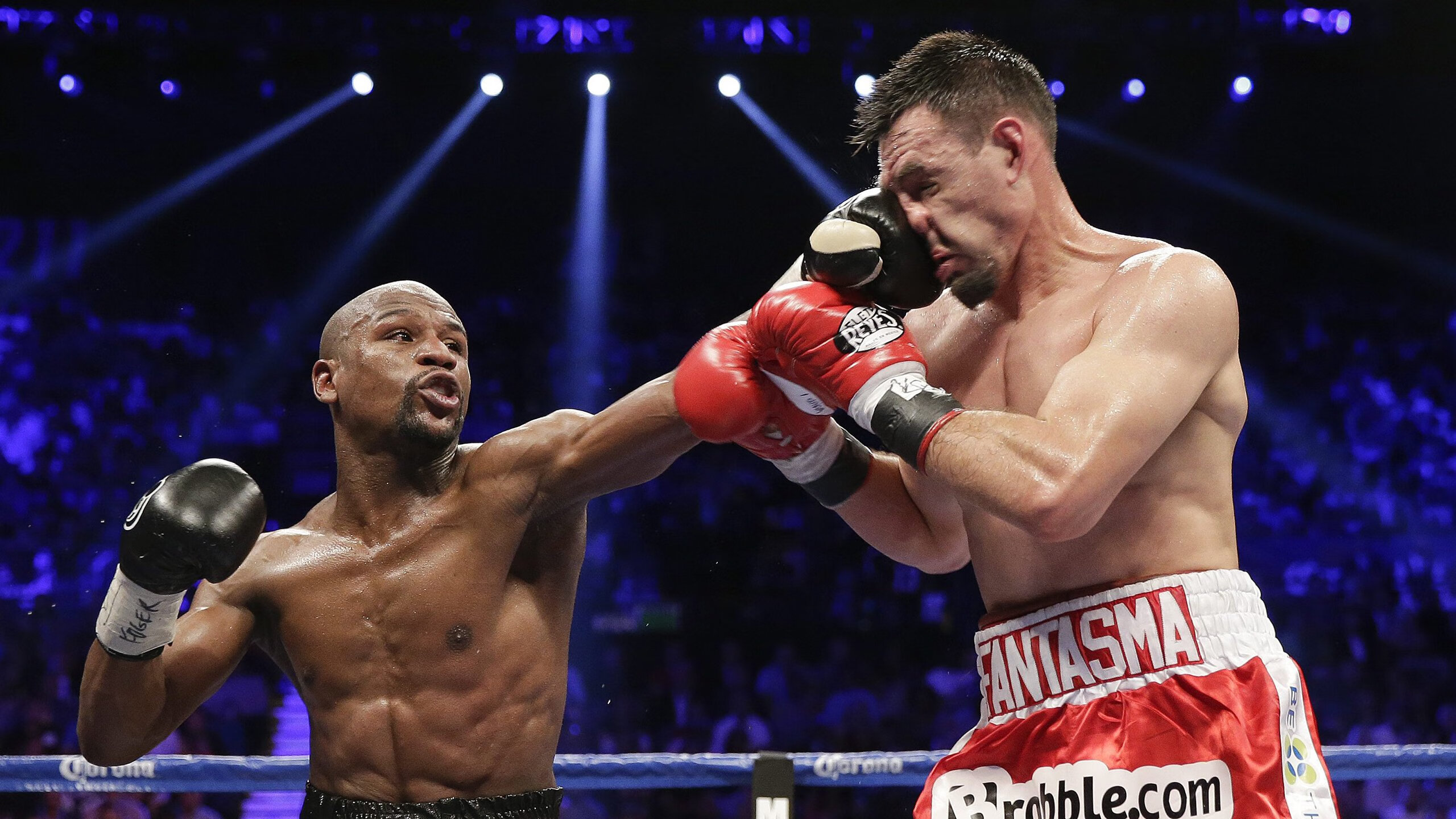 橄榄球触式联赛 非冲撞规则让更多人加入橄榄球